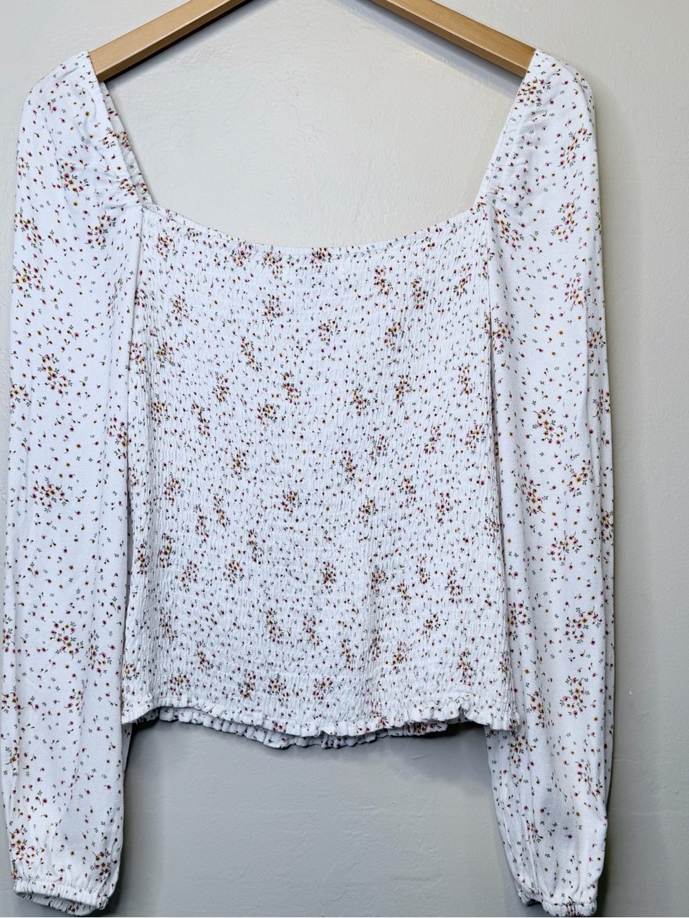 Cupcakes & Cashmere | Savannah Smocked Square-Neck Ditsy Floral Puff-Sleeve Top - Picture 5 of 15